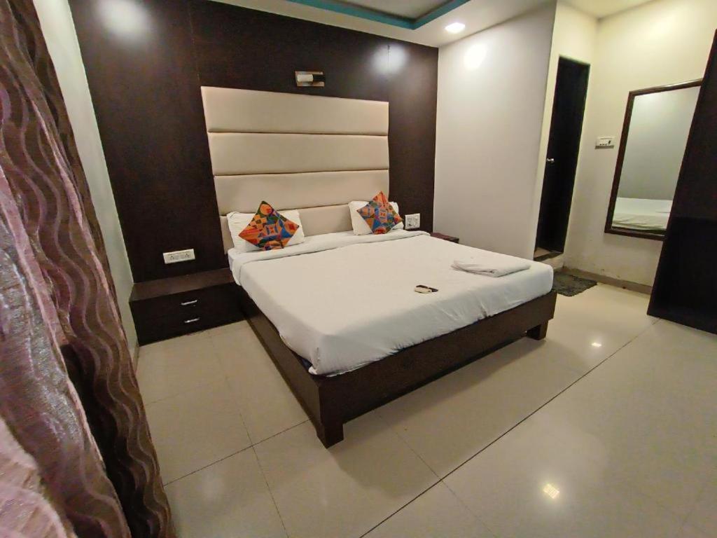 Adore Palace Lodge Mumbai (Bombay)